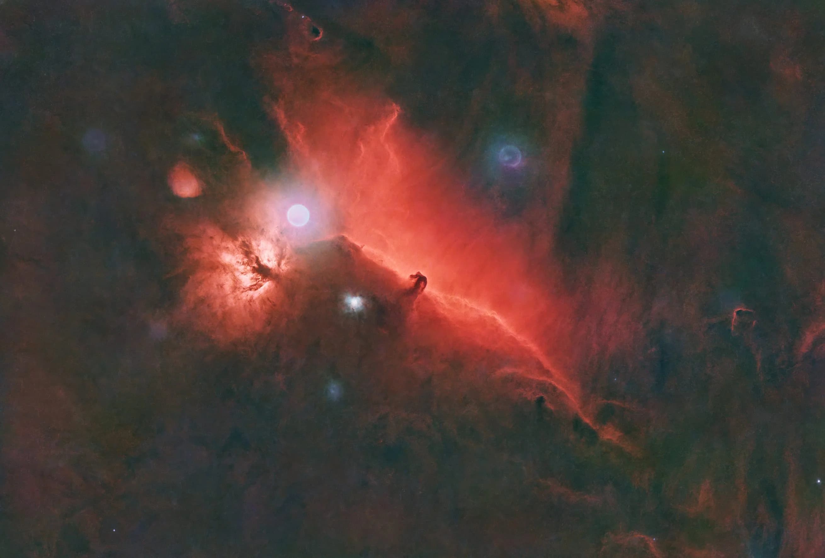 Starless H-alpha structures of the Horsehead Nebula B33